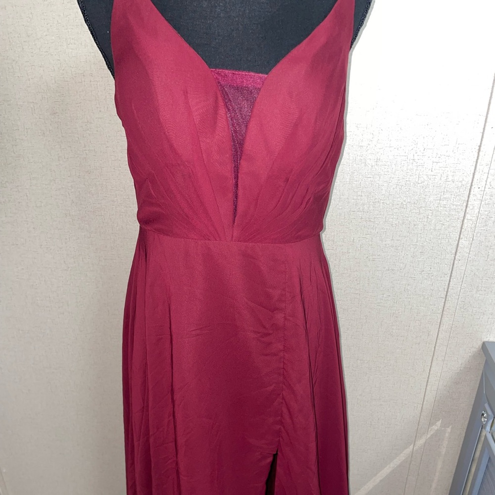 Elegant Burgundy Sleeveless Dress